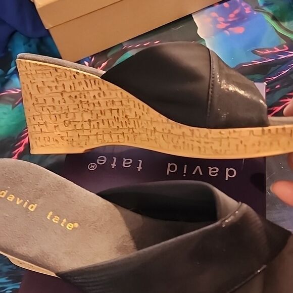 David Tate Black Wedge Sandals lizard 🦎 print size 10.5 tried on once in box - Picture 3 of 5